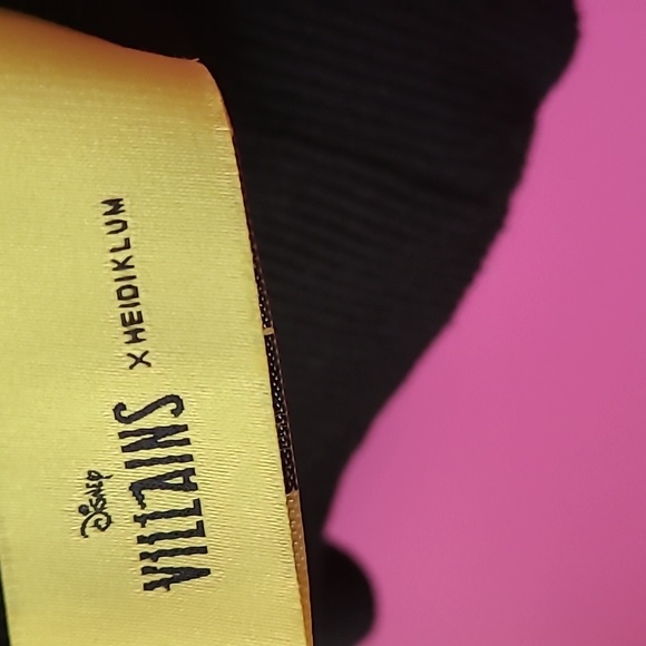 Disney/Heidi Klum partnership sweatshirt - Picture 3 of 5